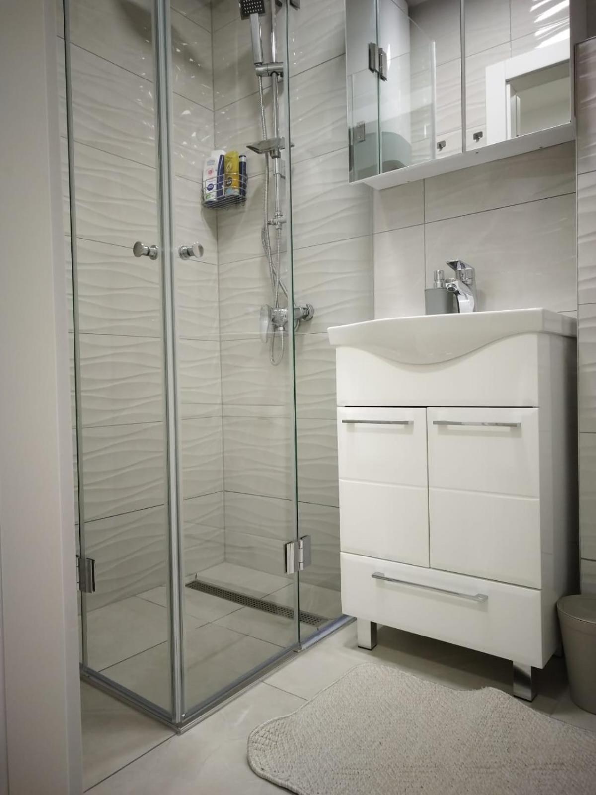 Aura Apartment *